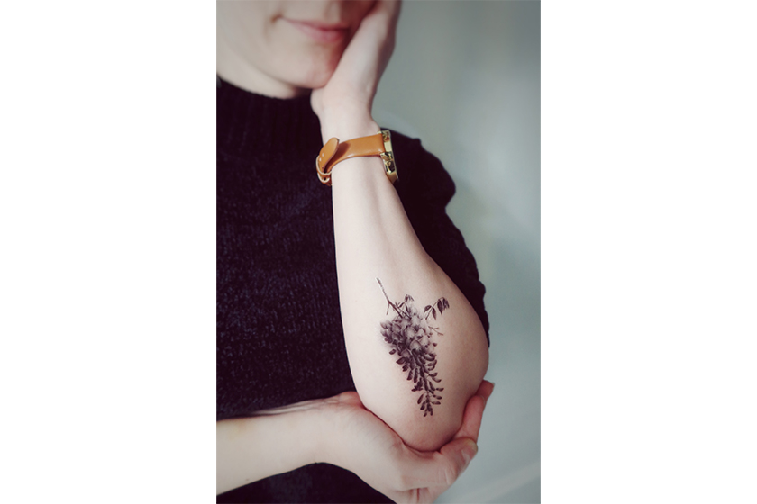 tatouage éphémère culturel les fleurs du bien être : la glycine