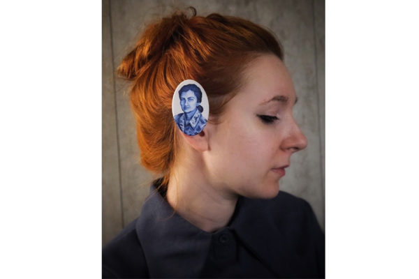 broche culturelle femmes simone
